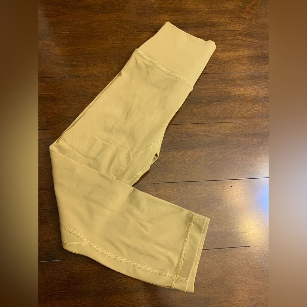 EUC Lululemon Align Capri
